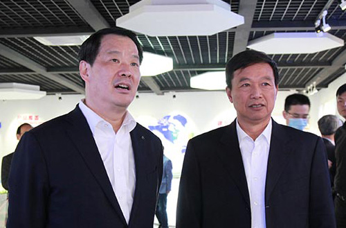 中建材總裁、中國(guó)工程院院士彭壽一行蒞臨鵬飛集團(tuán)考察